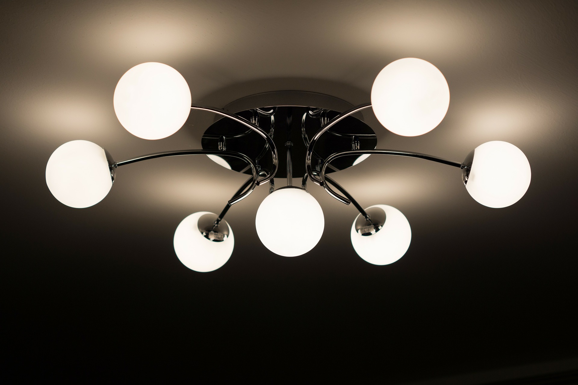 ceiling-lamp-335975_1920